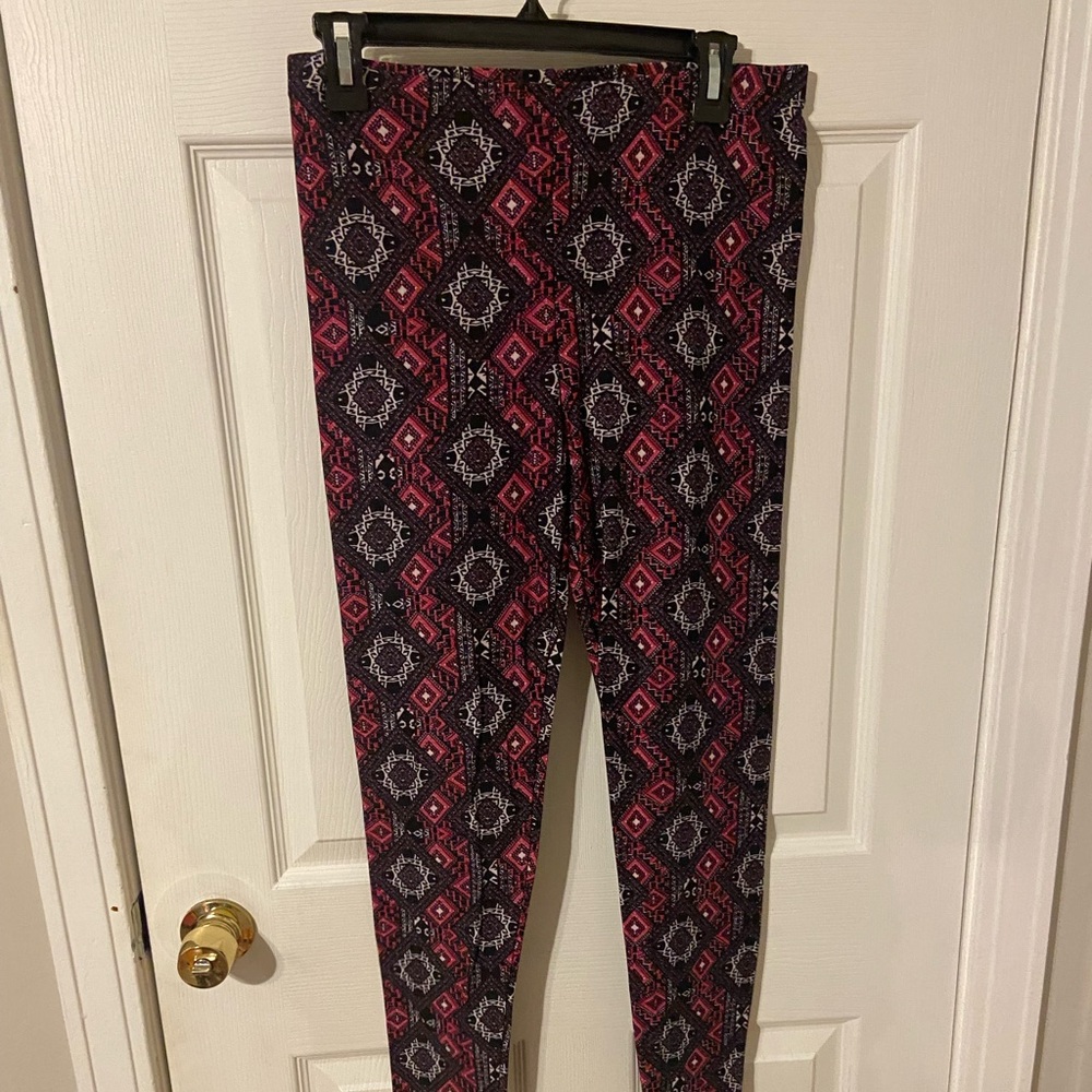 Derek Heart Pink and Black Geometric Leggings Large